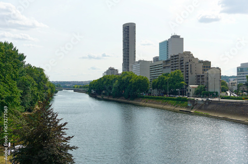 Nowoczesne budynki biurowe dzielnicy biznesowej