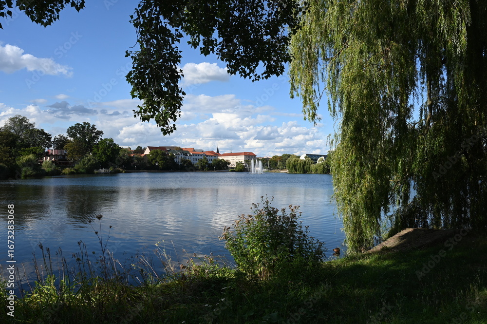 Obraz premium Vorderer Gotthardteich in Merseburg