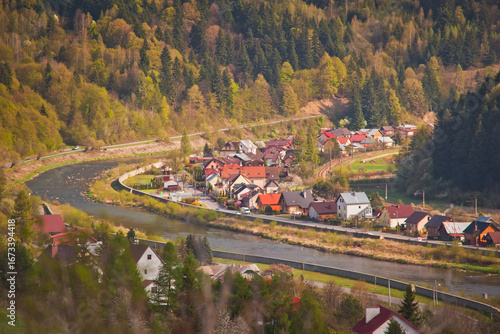 Fototapeta Naklejka Na Ścianę i Meble -  Panorama Muszyny spod Malnika w piękny, wiosenny dzień.