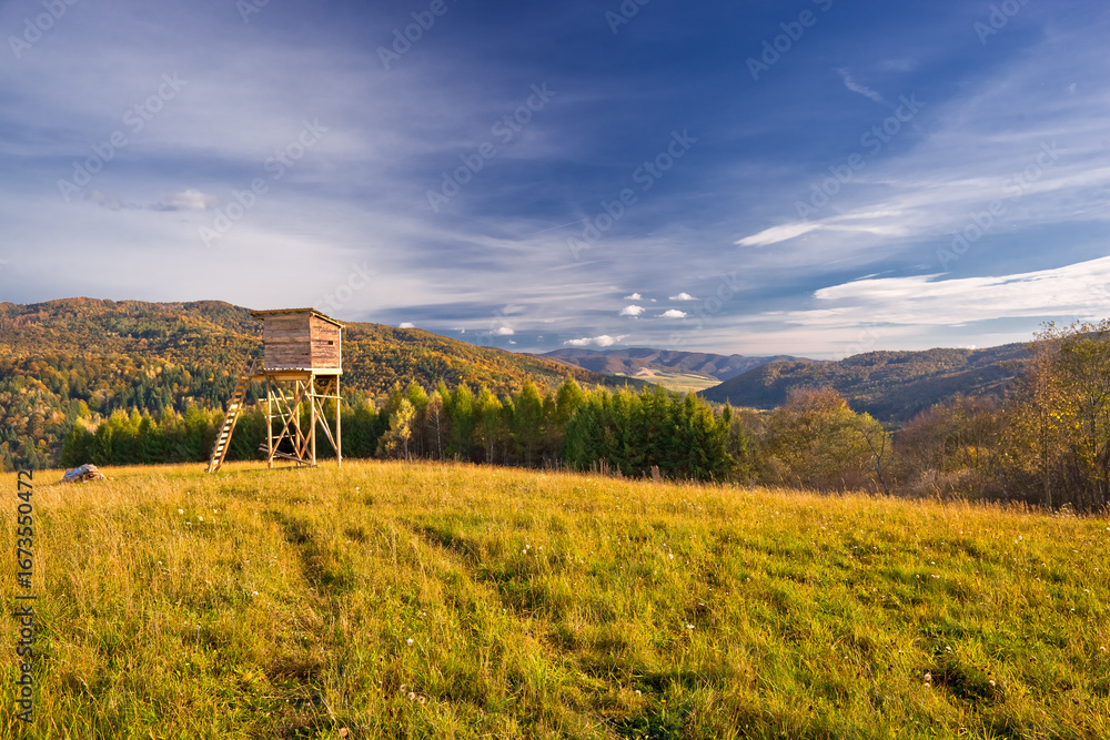 Naklejka premium Na Wesołowce w Muszynie w piękny, jesienny dzień.
