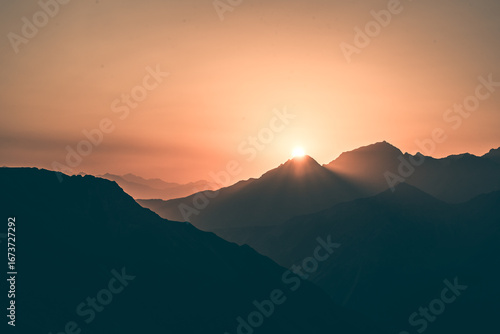 Wallpaper Mural sunrise Torontodigital.ca