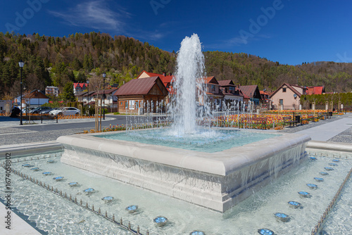 Fototapeta Naklejka Na Ścianę i Meble -  Muszyński rynek w piękny, wiosenny dzień.