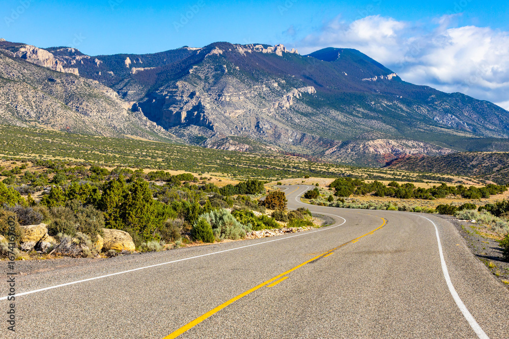 Φωτογραφία Scenic road through Bighorn Canyon National Recreation Area in MT