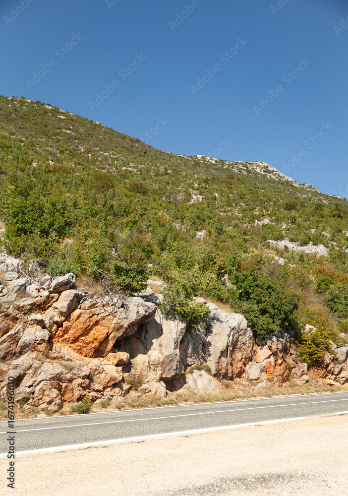 Obraz premium Mountain Roadside