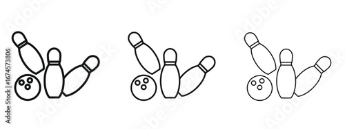 Bowling icon in linear versions. Editable line