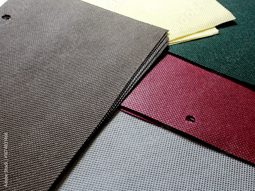 Spunbond is a fabric often used as a substitute for plastic and paper in shopping bags, goodie bags, and souvenirs. This fabric is chosen for its environmentally friendly and recyclable properties.