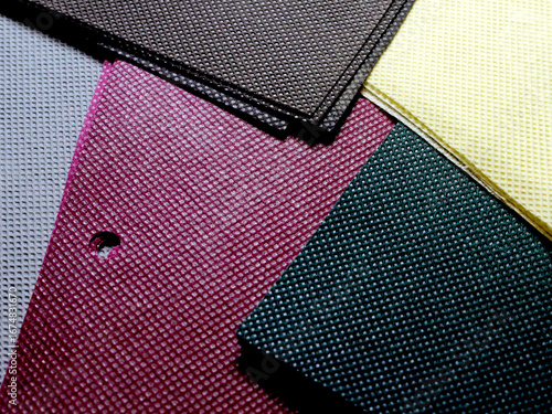 Spunbond is a fabric often used as a substitute for plastic and paper in shopping bags, goodie bags, and souvenirs. This fabric is chosen for its environmentally friendly and recyclable properties.