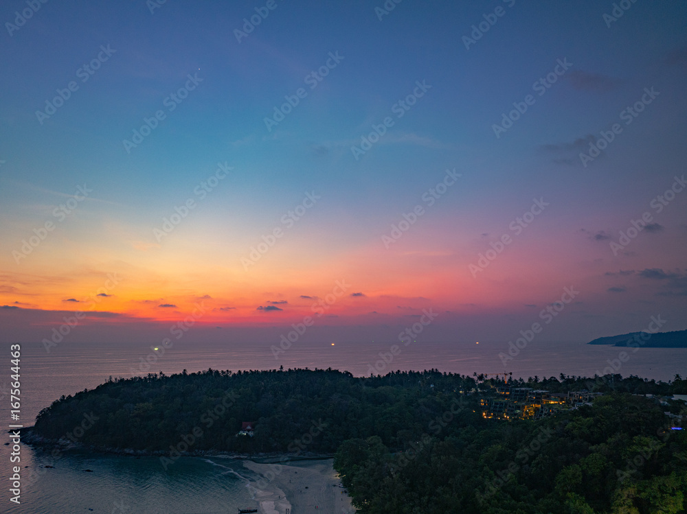Obraz premium Watching the sky in time lapse reveals the ever changing movement of the clouds, the gradual changes in light as the time passes. Stunning clouds changing form and color at beautiful sunset.