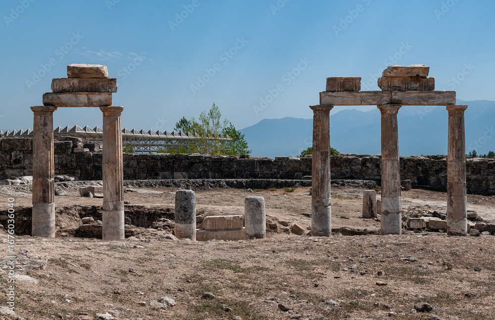 Fototapeta premium Hierapolis. Ruins of ancient Hierapolis. Hierapolis in Pamukkale, Turkey. 