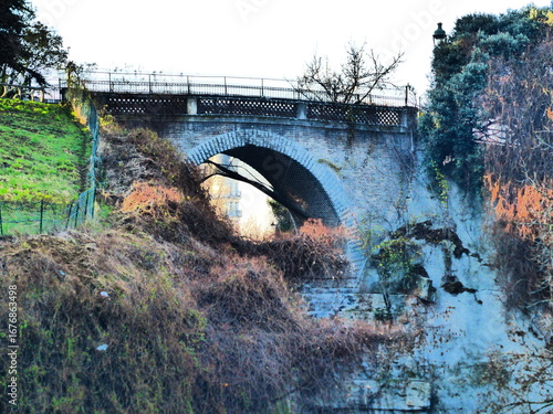 Pont arche parc hiver promenade