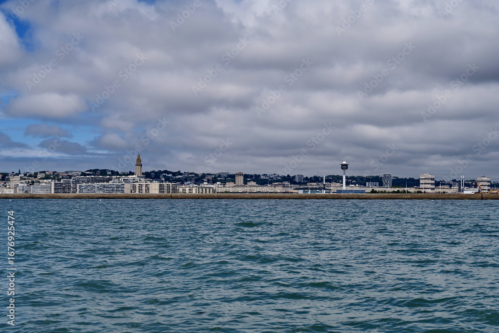 Fototapeta premium La ville du Havre vue de la mer. Le Havre, Normandie. France.
