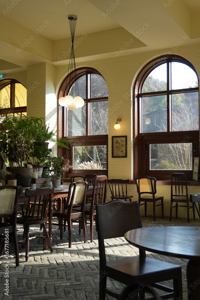 Fototapeta premium The interior of the cafe is cozy