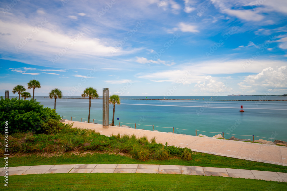 Obraz premium Miami Beach South Pointe Park. View of inlet to Port Miami. Long exposure to blur out people
