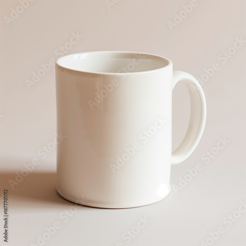 Taza blanca de cerámica