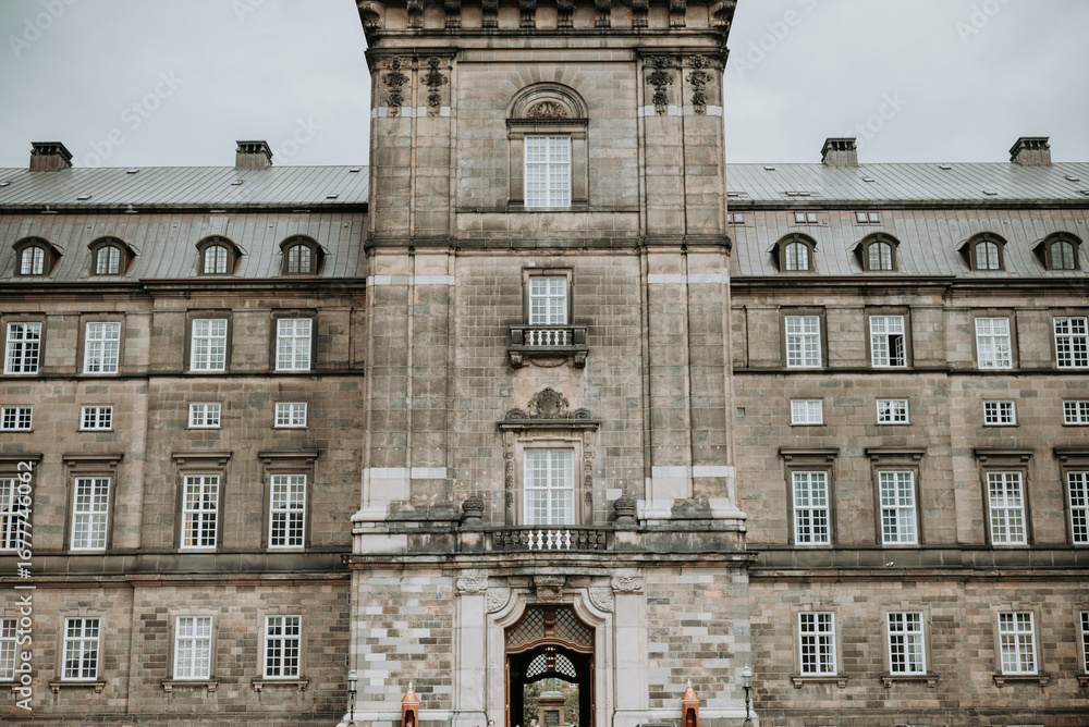 Obraz premium Le Palais de Christiansborg dans la ville de Copenhague au Danemark 