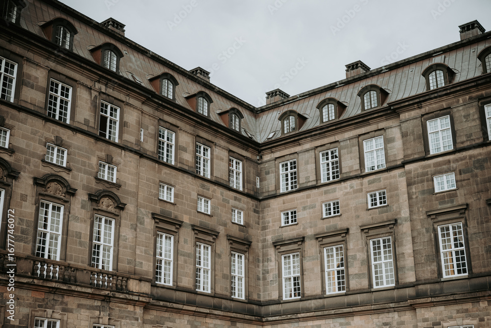 Fototapeta premium Le Palais de Christiansborg dans la ville de Copenhague au Danemark 