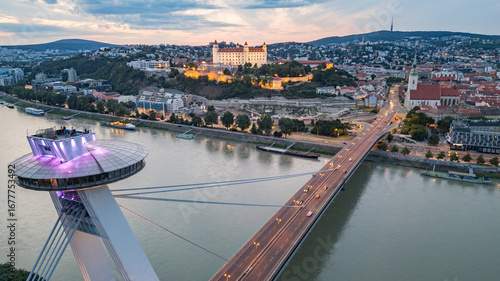 Canvas Print Sunset view of SNP bridge and panorama of Bratislava, Slovakia