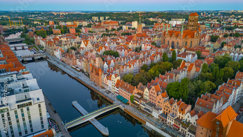 Quadro em tela Sunrise aerial view of the city center of Gdansk, Poland