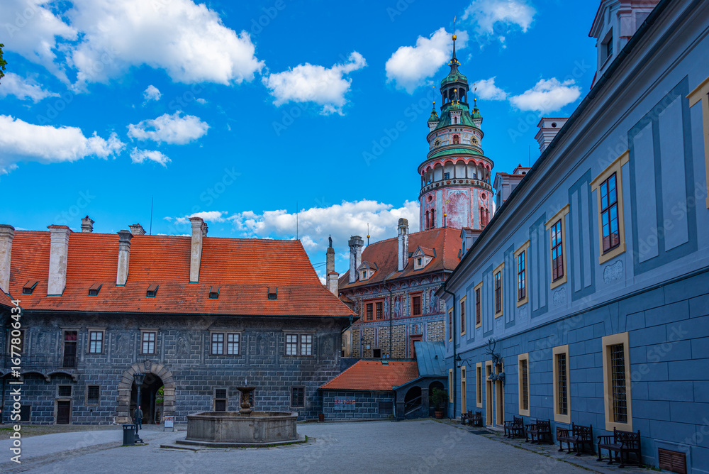 Obraz premium Courtyard of the castle at Cesky Krumlov in Czech republic