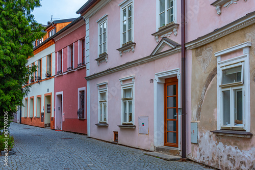 Cuadro en lienzo Narrow street in the old town of Tabor, Czech republic