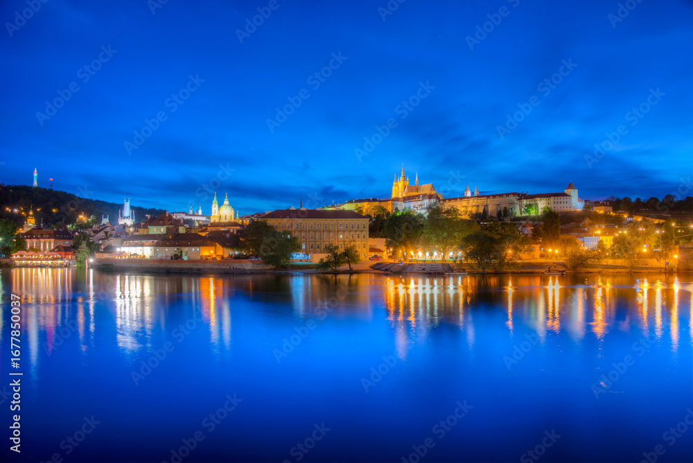 Fototapeta premium Sunset view of the Prague castle and vltava river in Prague, Cze