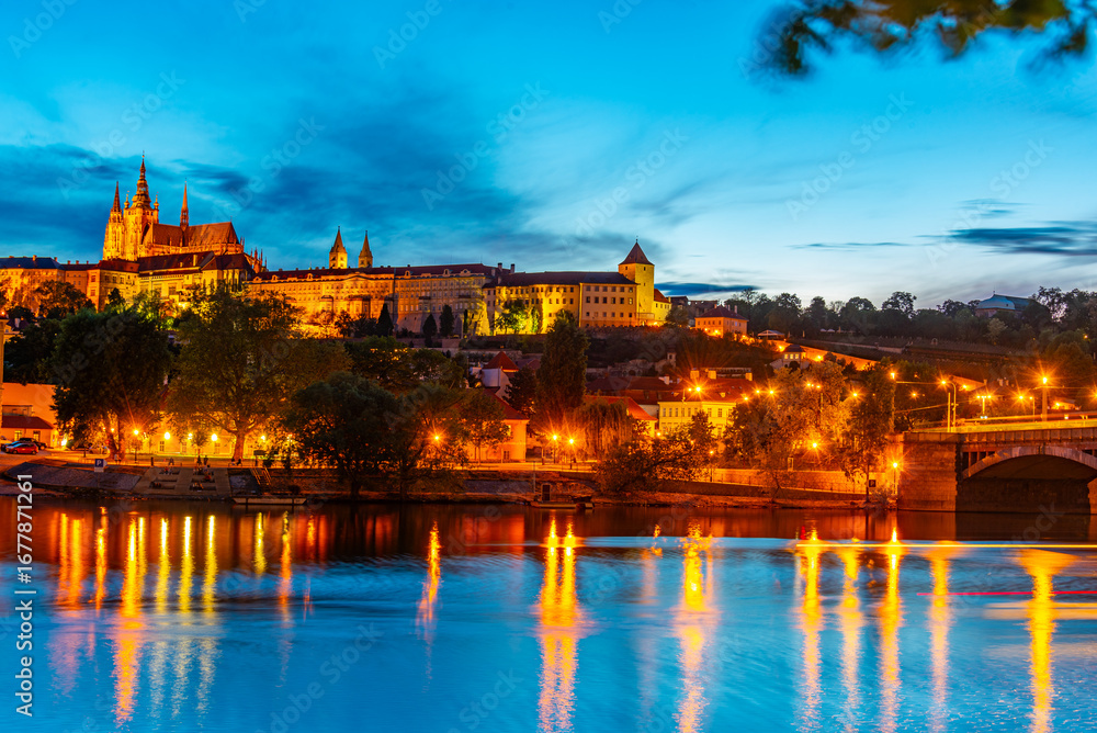 Fototapeta premium Sunset view of the Prague castle and vltava river in Prague, Cze