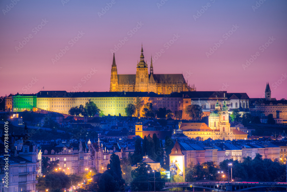 Fototapeta premium Sunset panorama of Prague from Vysehrad, Czech republic