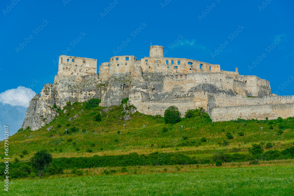 Fototapeta premium Spis castle during a sunny day, Slovakia