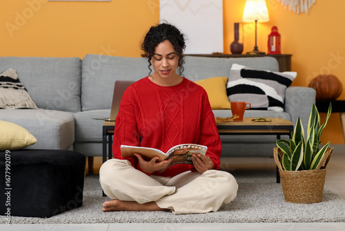 Beautiful young happy Afric...