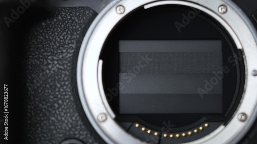 Photo camera body, shutter speed