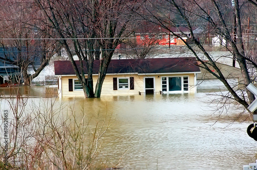 Obraz na plátně Water flooding takes a terrible toll in Lebanon - Kentucky