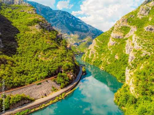 Fotografía Azure Neretva river and canyon neretva betwen jablanica and mostar in Bosnia