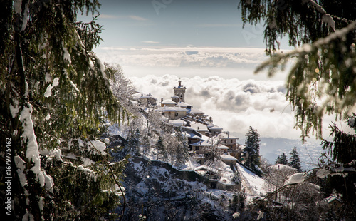 Sacro Monte di Varese dopo una nevicata n inverno