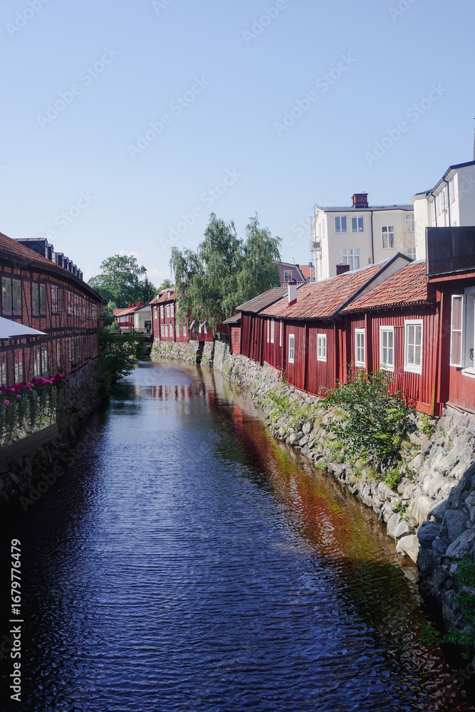 custom made wallpaper toronto digitalA small canal through city