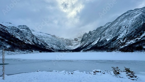 Foto Scenic View of Laguna Esmeralda in Ushuaia