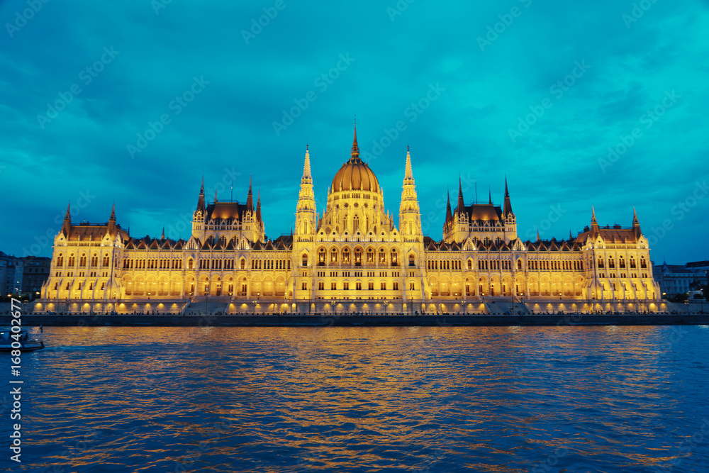 Fototapeta premium hungarian parliament building in budapest