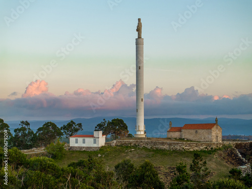 Torre de Brantuas en Monte Faro, Ponteceso, A Coruña