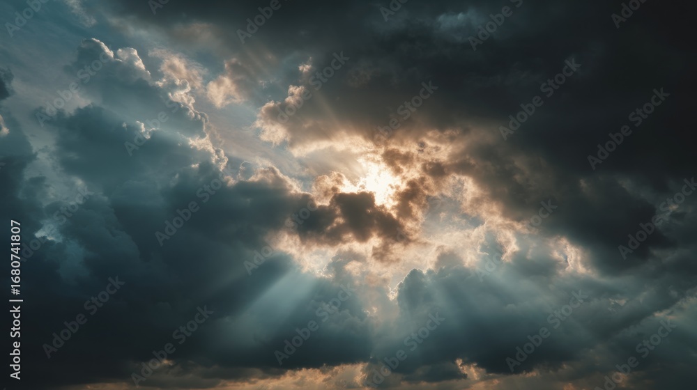 Obraz premium Dramatic Clouds and Sun Rays, Sky Overcast Weather Displaying Atmospheric