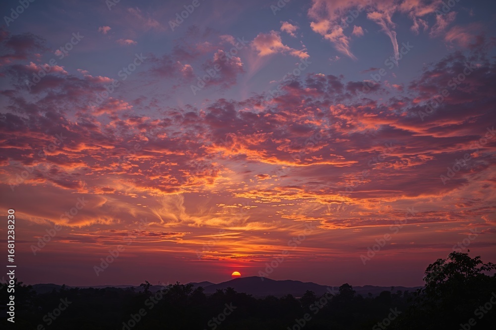 Fototapeta premium Breathtaking dawn scene with vibrant colors