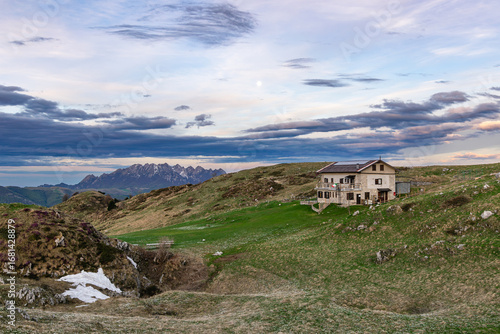 Rifugio Gherardi e Resegone tra Valsassina e Valtorta