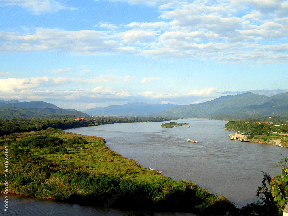 Naklejka premium Scenic northern Thailand showcasing the Golden Triangle, Doi Inthanon and Chiang Mai Train Station.