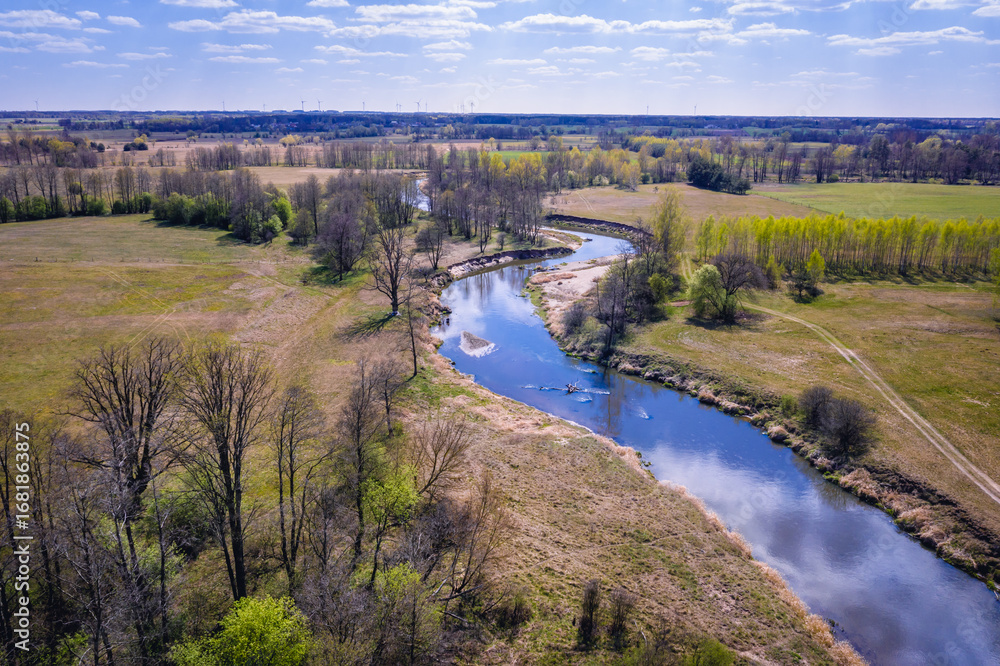 Obraz premium Drone view of River Liwiec in Mazowsze region of Poland