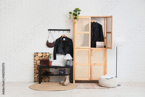 Interior of hallway with ja...