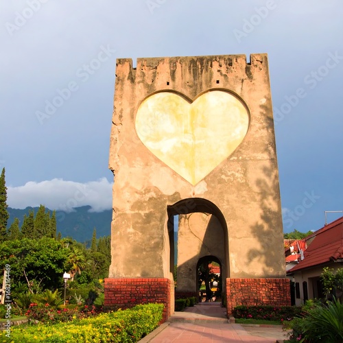 Wallpaper Mural Heart-shaped archway in garden setting Torontodigital.ca