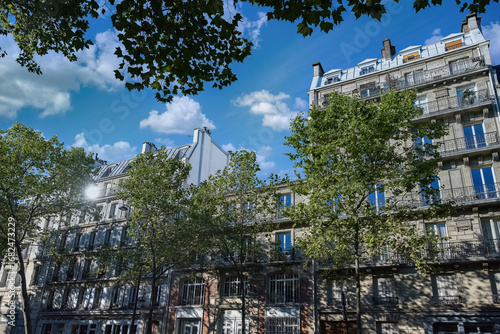 Fototapeta Naklejka Na Ścianę i Meble -  Paris, beautiful buildings, view from the coulee verte Rene-dumont in the 12th district, footpath
