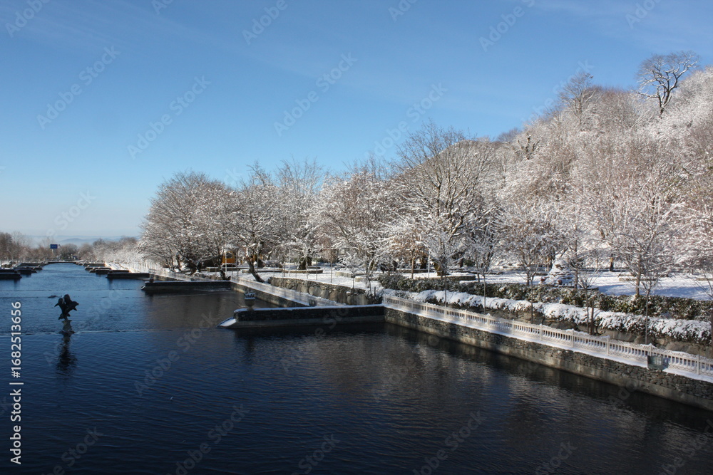 Fototapeta premium winter in the city