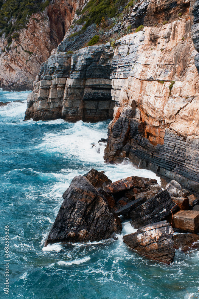 Naklejka premium rocky coastline
