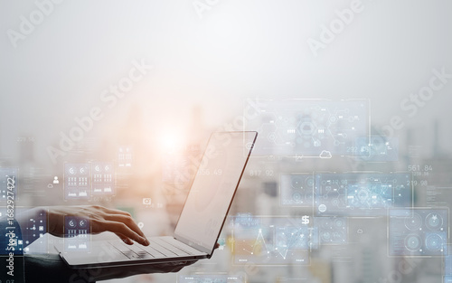 Obraz na płótnie DX、デジタル、データ、ノートパソコン、PC、ビジネス、システム、ERP、IT、コピースペース、広告、イメージ、コンセプト、ビジュアル、ネットワーク、社会、経済、金融、戦略、経営、情報、分析、アプリ、ソフトウェア、開発、プログラミング、エンジニア、プログラマー、UX、GUI、インターフェース、プラットフォーム、トランスフォーメーション、未来、サイバー、セキュリティ、画面、都市、オフィス、ビジネスパ