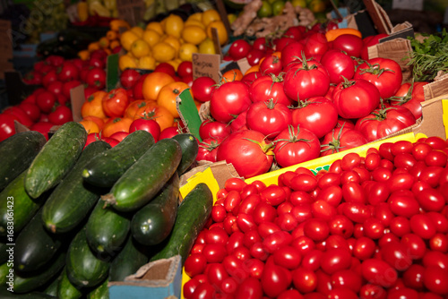  Warzywa, na targu warzywnym. 
