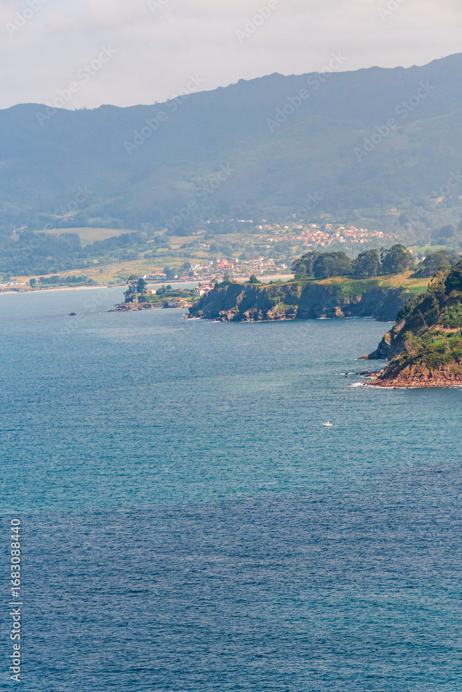 Fototapeta premium Paisaje en Lastres, Asturias, España.